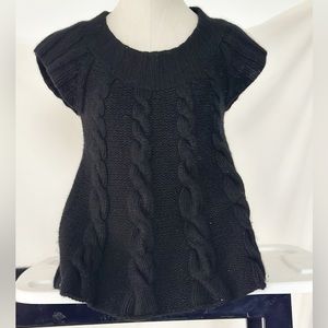 BLACK SHORT SLEEVE THICK CABLE KNIT TOP MEDIUM